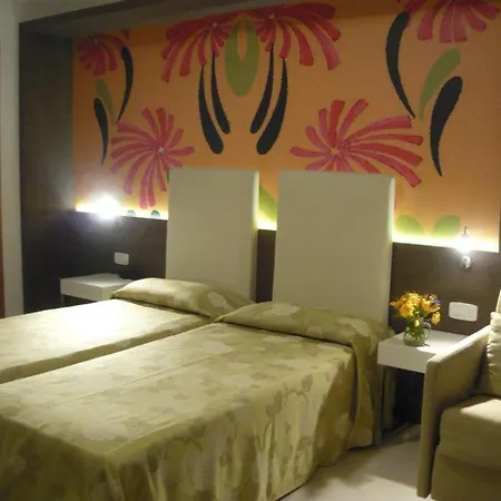 Lily Hotel