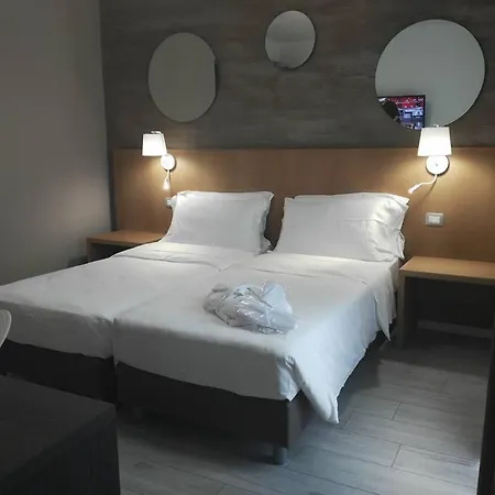 Lily Hotel 3*